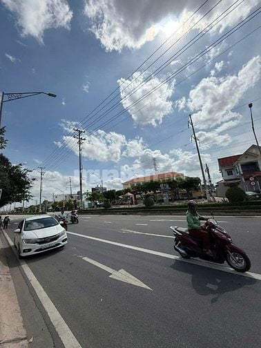 Chính chủ gửi 1.370m2 đất mặt tiền QL1A P4 tp Tân An, Long An(cũ