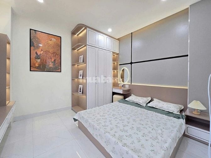 Cần bán gấp nhà ngay Nguyễn Xí giá 3tỷ580 65m2, HXH5M SHR gần siêu thị