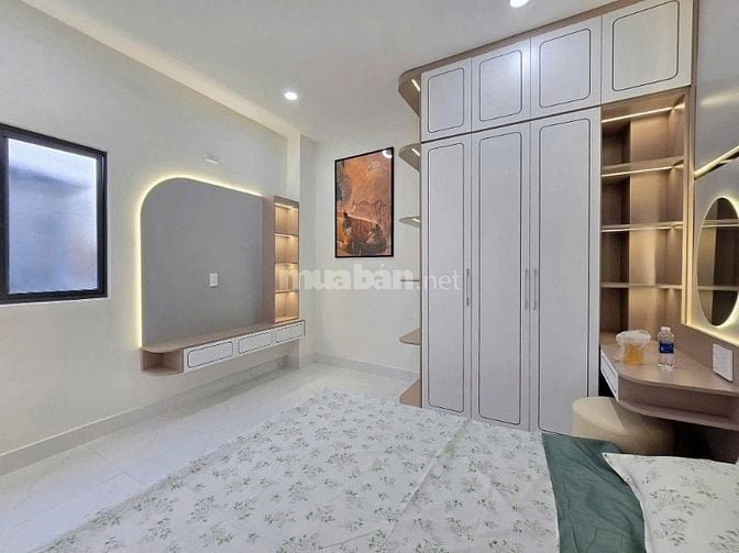 Cần bán gấp nhà ngay Nguyễn Xí giá 3tỷ580 65m2, HXH5M SHR gần siêu thị