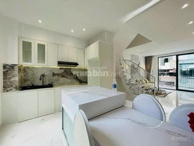 Hạ giá bán gấp nhà 49m2 giá  2Tỷ160 đường Hoàng Hoa Thám P5 Bình Thạnh