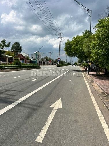 Tôi Chính chủ can ban 1.258m2 đất mặt tiền QL1A P4 tp Tân An, Long An(