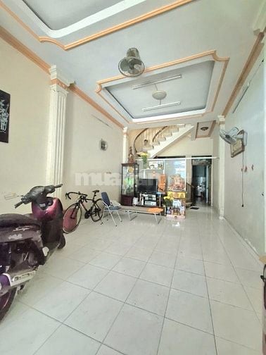bán nhà ngay Trung tâm chợ vải Tân bình Dt: 4x17m