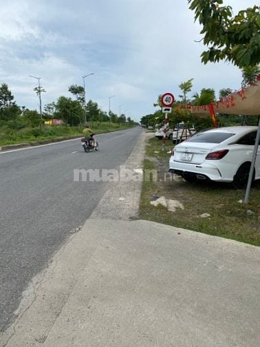 Cần bán lô đất giáng đông hoà chaâu