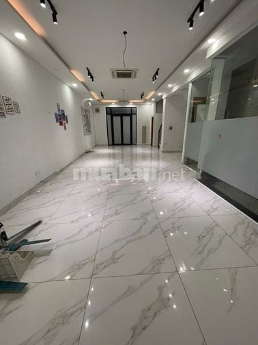 CHO THUÊ TẦNG TRỆT NHÀ PHỐ 126m2, LỐI ĐI RIÊNG, MÁY LẠNH, MÁY CHE ĐẦY 