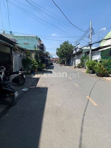 Cần sang tiệm giặt ủi kèm quán ốc