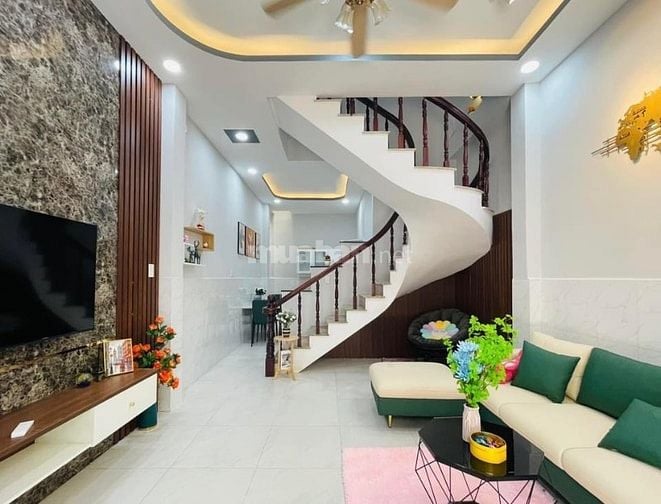 Chính chủ gửi bán nhà 28m2 giá 1tỷ450tr đường Phan Văn Hân P17.