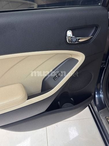 Kia Cerato sx 2018 1.6 màu xanh đen 1 chủ