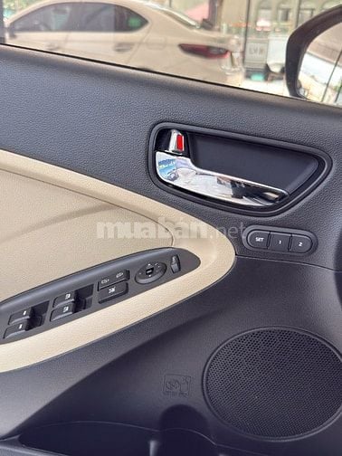 Kia Cerato sx 2018 1.6 màu xanh đen 1 chủ
