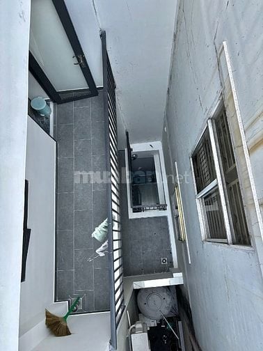 Phòng mới sạch đẹp thoáng mát gần cầu Nguyễn Văn Cừ thuận tiện 