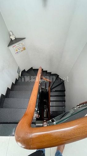 Cho thuê nhà 345 Tân Hương, 4x20m, 3 lầu sân thượng, Giá 30 triệu