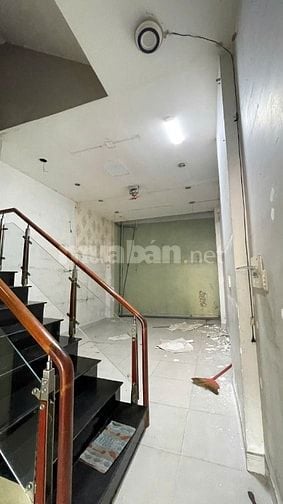 Cho thuê nhà 345 Tân Hương, 4x20m, 3 lầu sân thượng, Giá 30 triệu