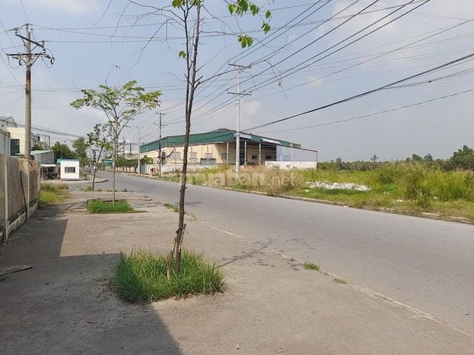 Đất cần bán khu công ngiệp Hoàng Gia , Đức Hòa , Long An , DT: 4,000m2