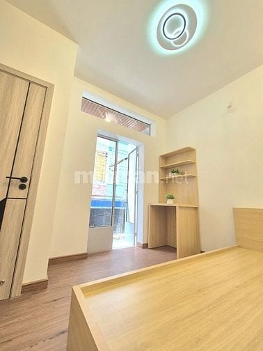 Bán nhà gần mặt tiền Đồng Đen, dưới 5 tỷ đẹp mới