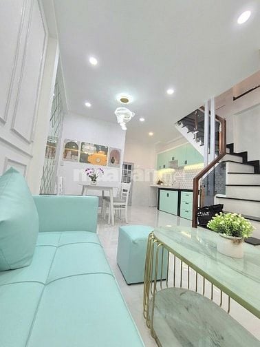 Bán nhà gần mặt tiền Đồng Đen, dưới 5 tỷ đẹp mới