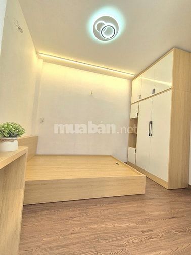 Bán nhà gần mặt tiền Đồng Đen, dưới 5 tỷ đẹp mới