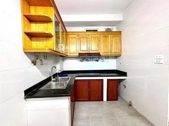 Cầu Giấy - Tầng 1 - Kinh Doanh - Sổ Đỏ - 80m2