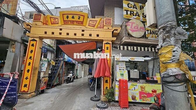 Phòng cửa sổ thoáng, nội thất cơ bản ở CMT8, Q3, giờ tự do