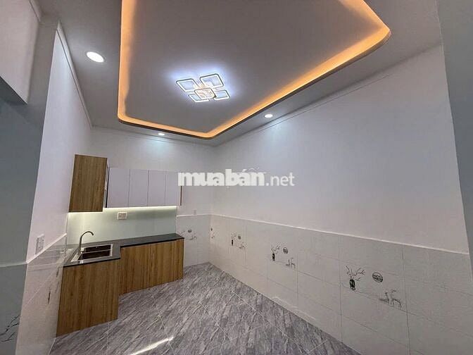 - Bán nhà HHG hẻm 467 . - DT : 5 x 13 ( nở hậu 6.8m ) .