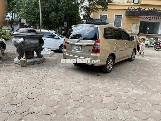 Toyota Innova 2016 2.0E - 90000 km