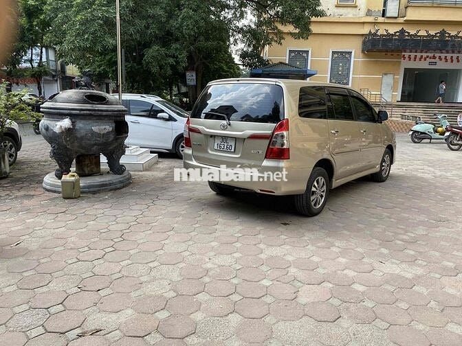 Toyota Innova 2016 2.0E - 90000 km