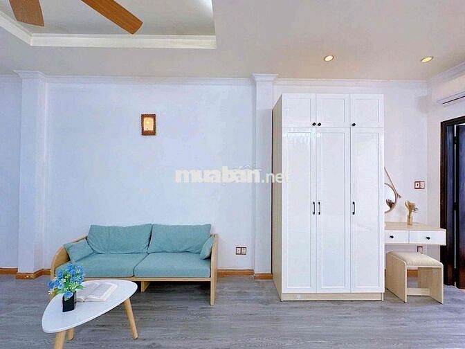 Cho Thuê Căn Hộ Studio Bancong thoáng mát Ở CMT8,Q1 gần cv Tao Đàn