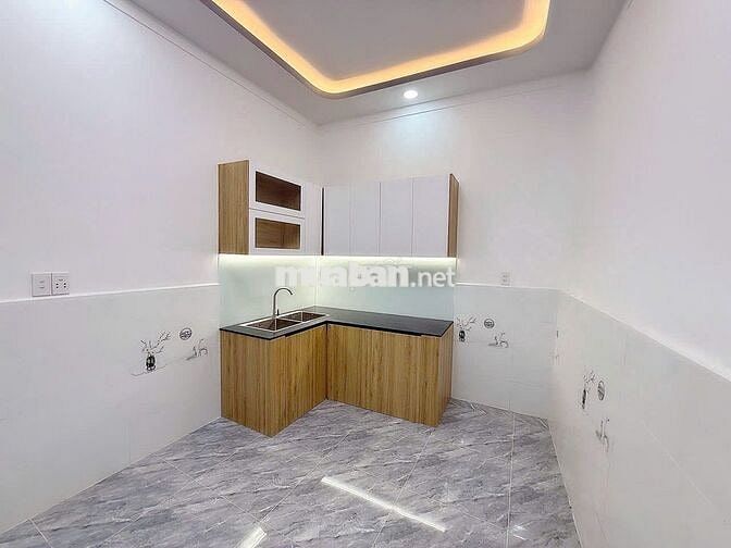 - Bán nhà HHG hẻm 467 . - DT : 5 x 13 ( nở hậu 6.8m ) .