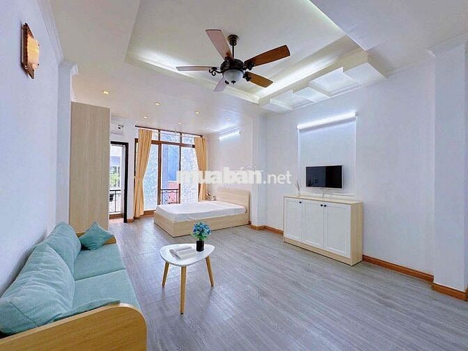 Cho Thuê Căn Hộ Studio Bancong thoáng mát Ở CMT8,Q1 gần cv Tao Đàn