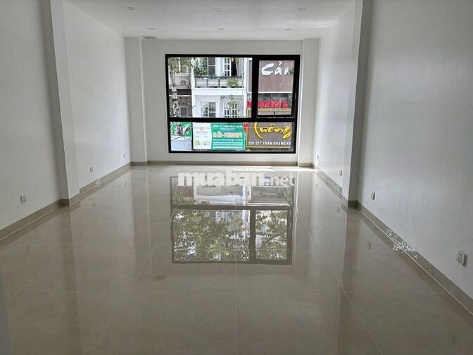 Cho thuê nhà mặt tiền kinh doanh Trần Quang Khải, Quận 1