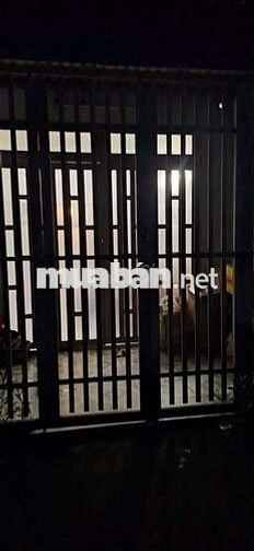 Nhà trệt 4 x17 cấp 4 ,1 pn hẻm xe hơi