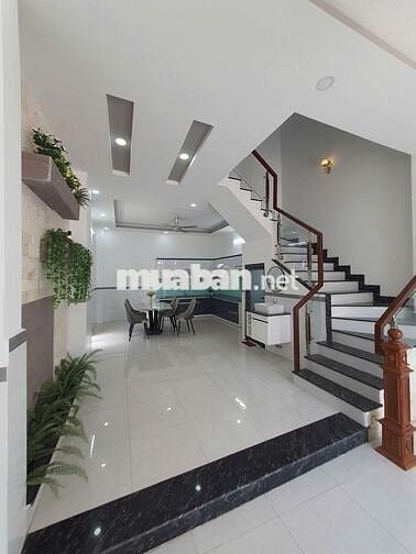 Bán Nhà Mặt Tiền Đường, Căn Góc, 1 trệt 3 lầu 6PN 4WC, p.Trường Thọ