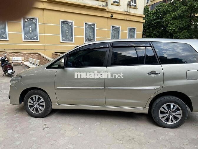 Toyota Innova 2016 2.0E - 90000 km