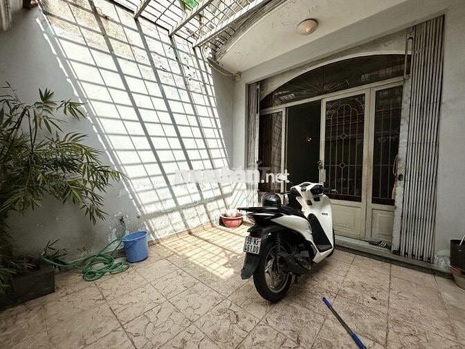 MẶT TIỀN NGUYỄN THƯỢNG HIỀN- BÌNH THẠNH- 90M2-4 TẦNG-NỞ HẬU-2 MẶT TIỀN