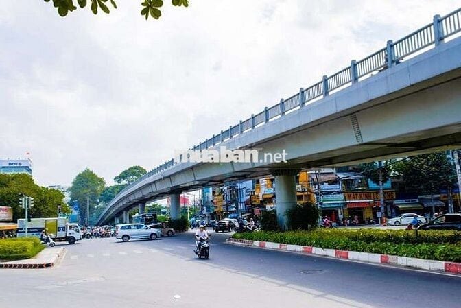Bán nhà, Thành Thái, Quận10, 63m2, 7pn 3tầng, hẻm thông, sát MT Đường