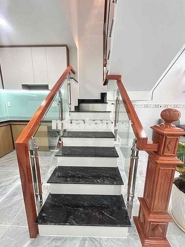 NHÀ MỚI 2 TẦNG BÙI VĂN NGỮ Q12- HẺM XE HƠI NGAY CHỢ ĐÔNG QUANG