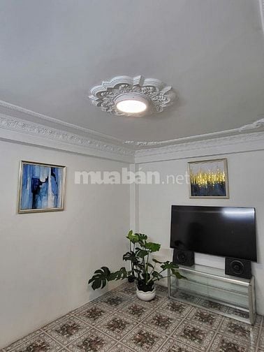 BÁN CĂN NHÀ HIẾM TẠI QUẬN 4, VỊ TRÍ VÀNG - MẤT 1 PHÚT QUA QUẬN 1