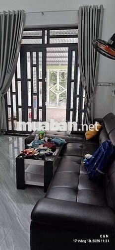 cần bán nhà gác lửng như hình đăng