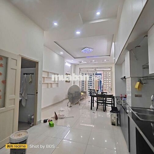 Cho thuê nhà 3 tầng đs8 cạnh khu hồng long 12tr/tháng