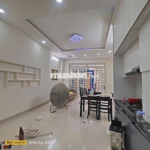Cho thuê nhà 3 tầng đs8 cạnh khu hồng long 12tr/tháng