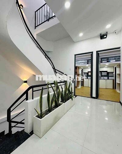 BÁN GẤP SIÊU CHDV Dòng Tiền Khủng 18PN Toạ Lạc Trung Tâm Gò Vấp