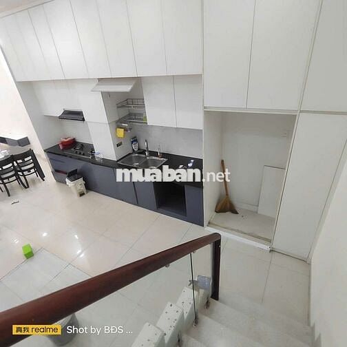 Cho thuê nhà 3 tầng đs8 cạnh khu hồng long 12tr/tháng