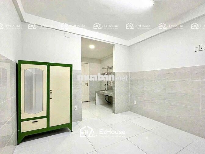 Phòng rộng - Cửa sổ trời - Thang máy