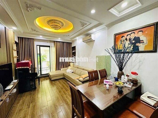 Bán nhà đối diện siêu thị Aeon Long Biên 38m × 12.4 tỷ × 5 tầng