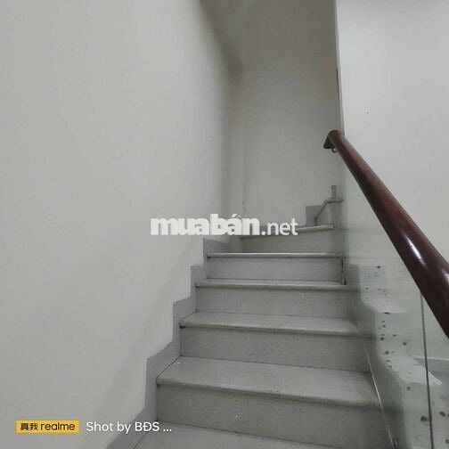 Cho thuê nhà 3 tầng đs8 cạnh khu hồng long 12tr/tháng