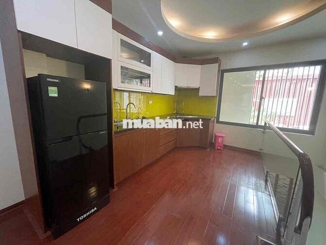 OTO DỪNG ĐỖ NGÀY ĐÊM - PHỐ VIP VÕNG THỊ - 3 BƯỚC RA TỚI MẶT HỒ TÂY
