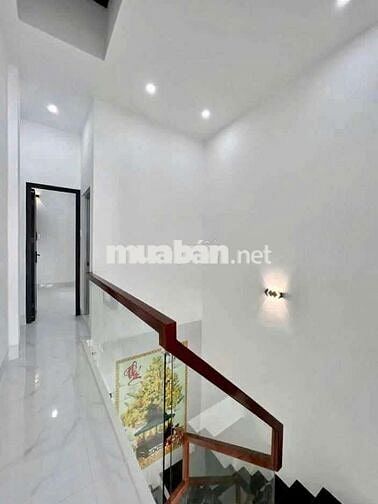 Nhà 2 phòng trục chính hẻm XVNT