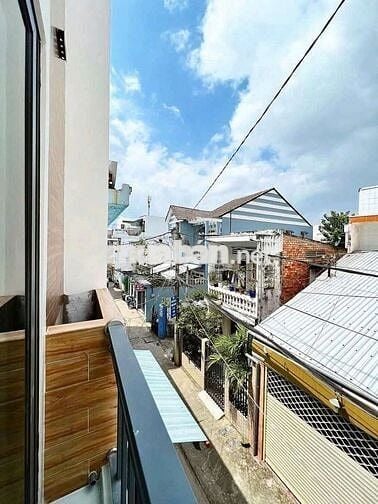 Nhà 2 phòng trục chính hẻm XVNT