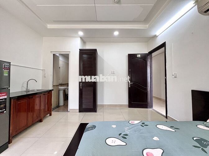 PHÒNG MỚI CỬA SỔ TRỜI THOÁNG MÁT CÓ THANG MÁY FULL NỘI THẤT XỊN