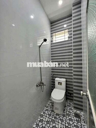 Nhà 2 phòng trục chính hẻm XVNT