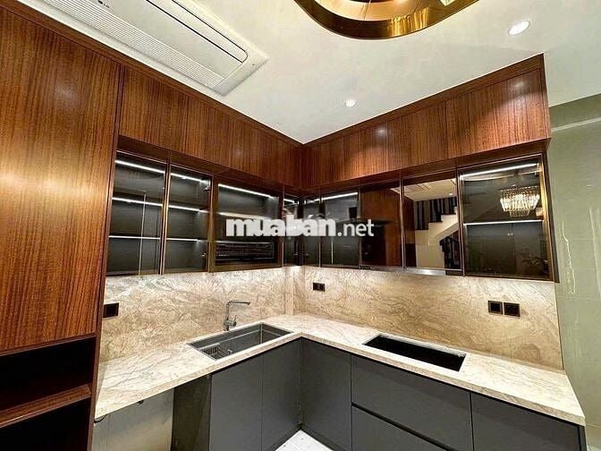 Cho Thuê Nhà Đường Nơ Trang Long, Bình Thạnh ( Sân Thượng - 4PN, 5WC )