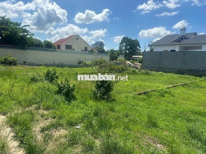 Chủ có miếng đất 200m2 full thổ nằm mặt tiền đường Huỳnh Văn Cọ, TTCC